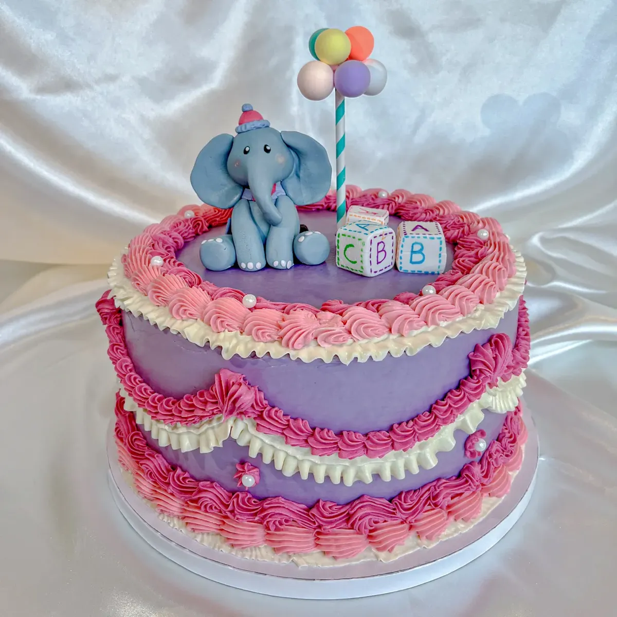 Elephant cake with fondant figure and balloons